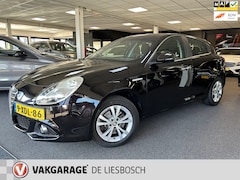 Alfa Romeo Giulietta - 1.4 T Distinctive Lusso 170pk Automaat / navigatie / pdc / climate-control / cruise-contro