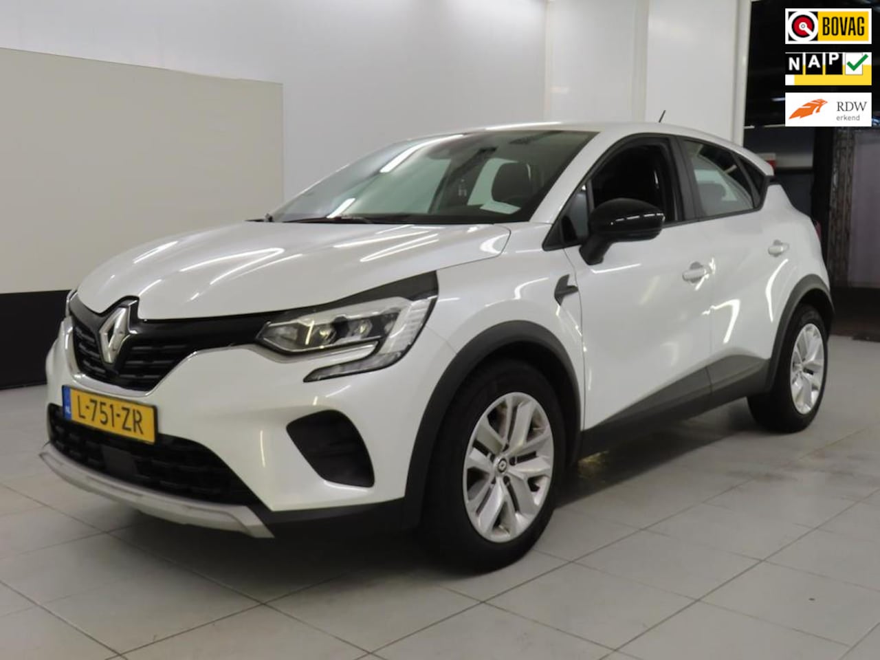 Renault Captur - 1.0 TCe 90 Zen+airco+Full-Navigatie+elek-Pakket+17"+parel-moer = SUPER PRIJS !! - AutoWereld.nl