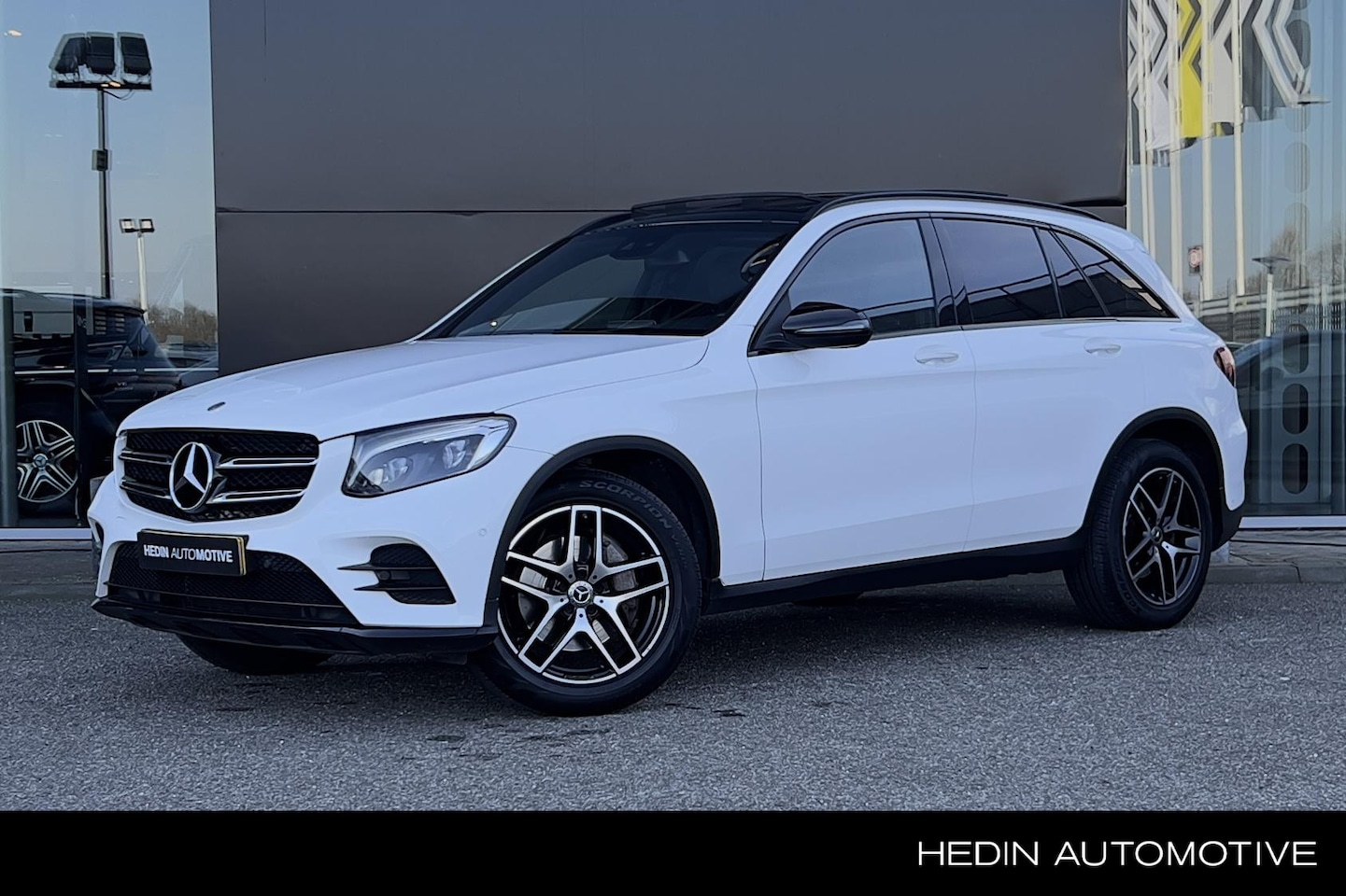 Mercedes-Benz GLC-klasse - GLC 250 Automaat 4MATIC AMG Line | Nightpakket | Panoramadak | Comand | LED | Stoelverwarm - AutoWereld.nl