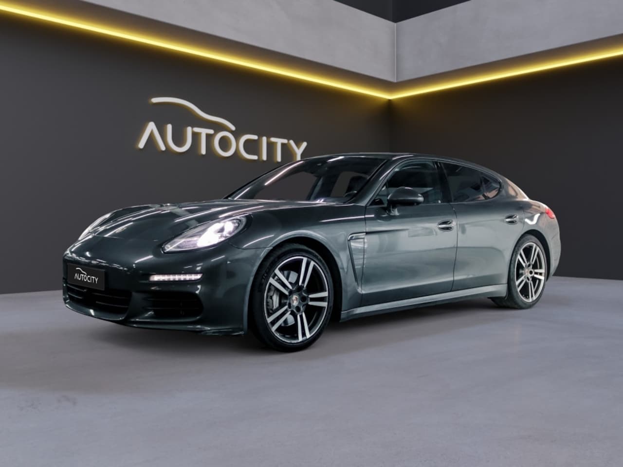 Porsche Panamera - 3.0 4S 421PK Chrono l 360 Camera l Soft Close l VOL OPTIES - AutoWereld.nl