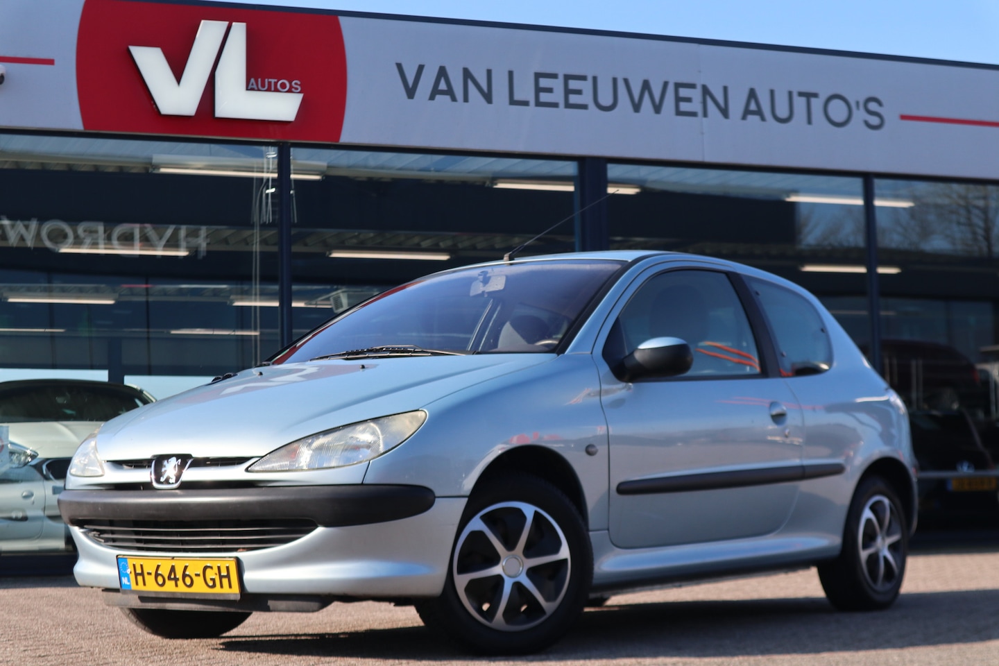 Peugeot 206 - 1.1 XN | Airco | Trekhaak | Radio CD - AutoWereld.nl