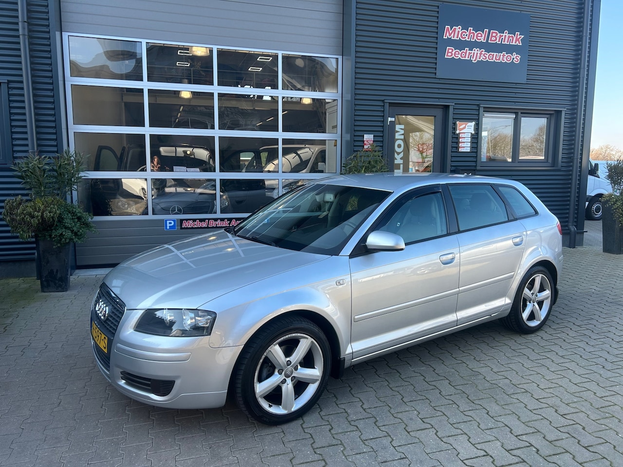 Audi A3 Sportback - 2.0 FSI Attraction Automaat - AutoWereld.nl