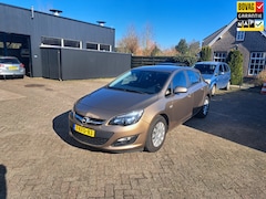 Opel Astra - 1.4 Turbo Edition