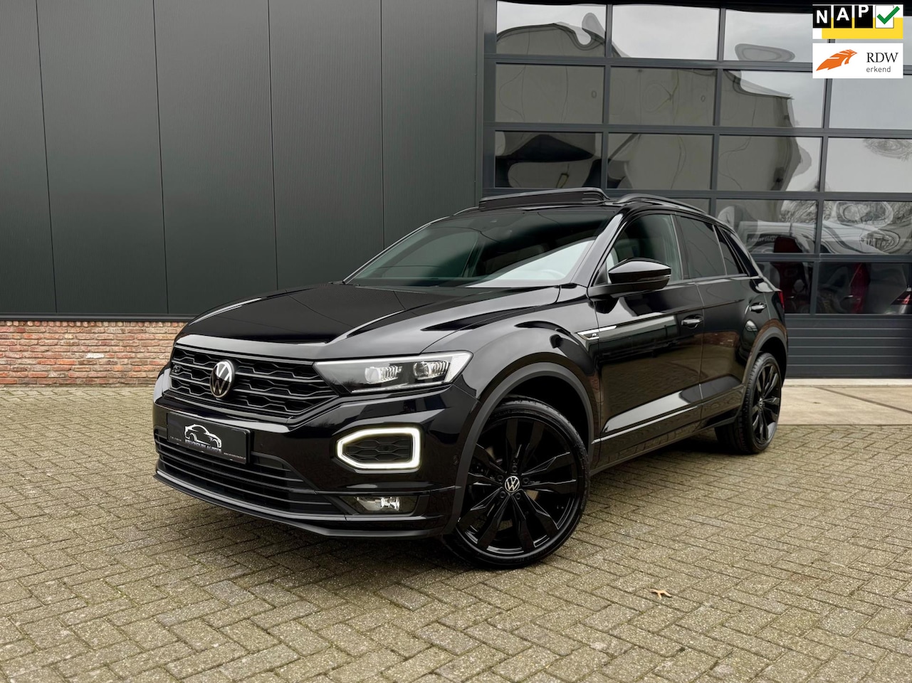 Volkswagen T-Roc - 1.5 TSI R-Line Blackstyle/Pano/Led/Virt/Garantie - AutoWereld.nl