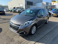 Peugeot 208 - 1.2 PureTech Allure, Pano, Navi, 12mnd Garantie