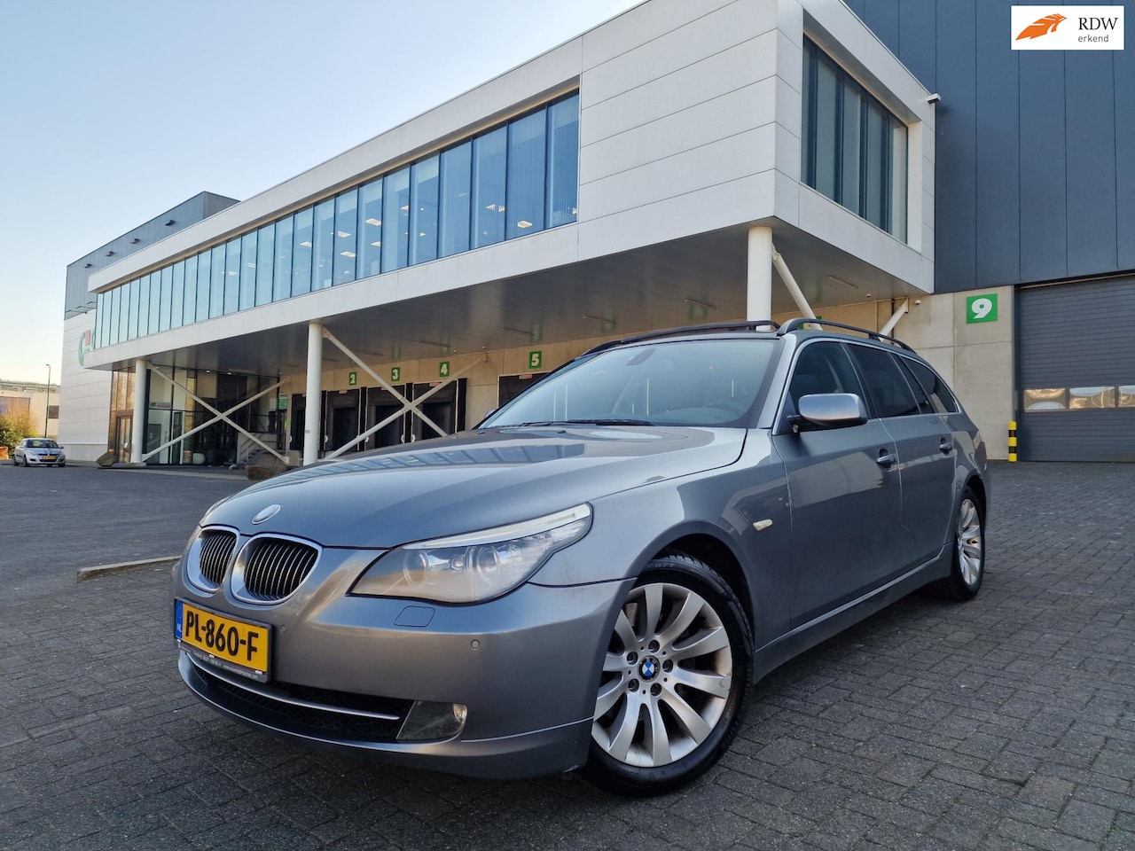 BMW 5-serie Touring - 525d AUT PANO NAVI LEDER PSENSOR CRUISE FULL OPTIONS - AutoWereld.nl