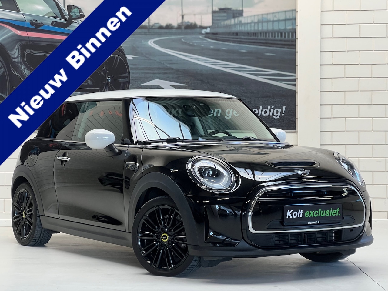 MINI Mini-Electric - Classic 33 kWh 184 PK Automaat / Navigatie / Apple CarPlay / Achteruitrijdcamera / 17" Twi - AutoWereld.nl