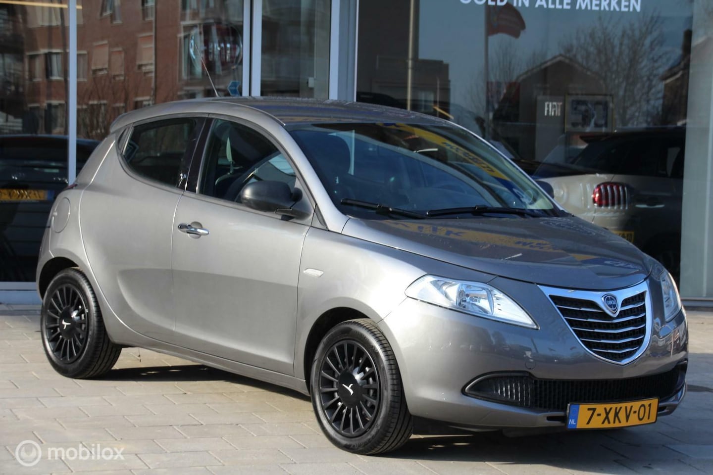 Lancia Y(psilon) - Ypsilon TwinAir Turbo 85 Silver Plus, 56.000 km ! - AutoWereld.nl