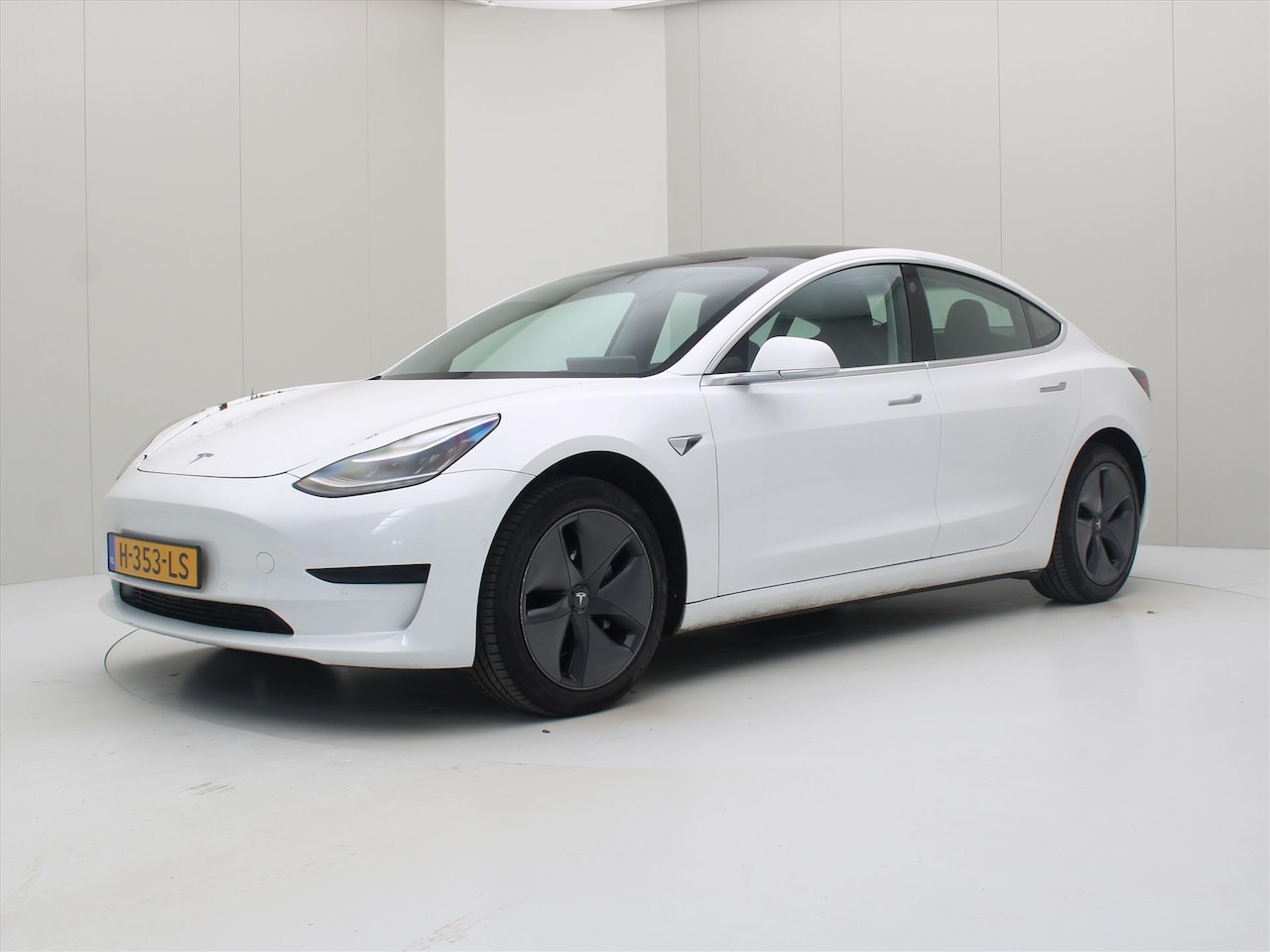 Tesla Model 3 - Standard RWD Plus [ AUTOPILOT+60 kWh+PREMIUM AUDIO ] - AutoWereld.nl