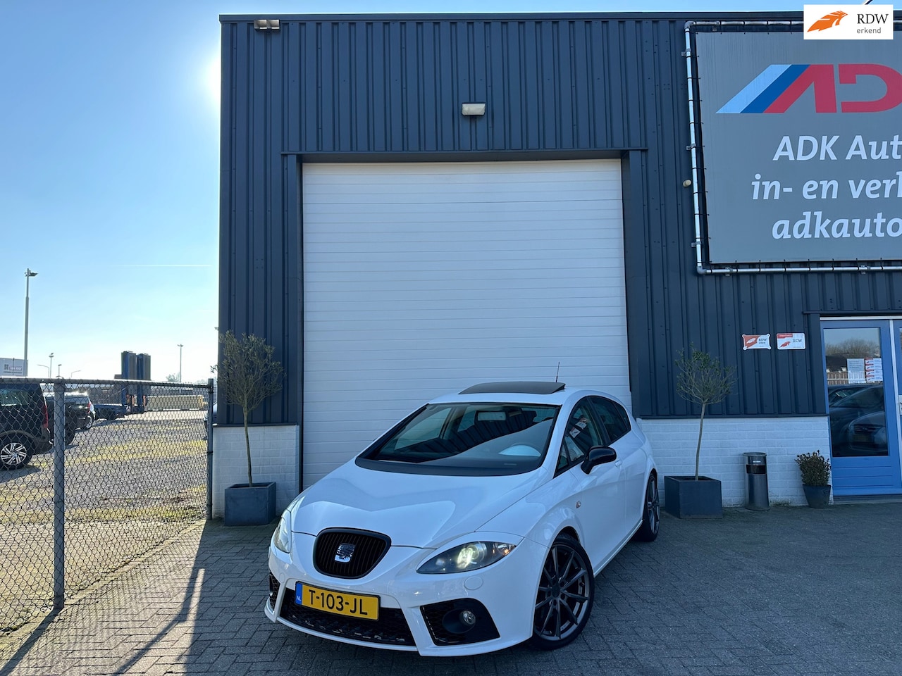 Seat Leon - 2.0 TFSI FR SCHIFDAK/XENON/CLIMA/STOELVERW/CRISE/MOOIE AUTO - AutoWereld.nl