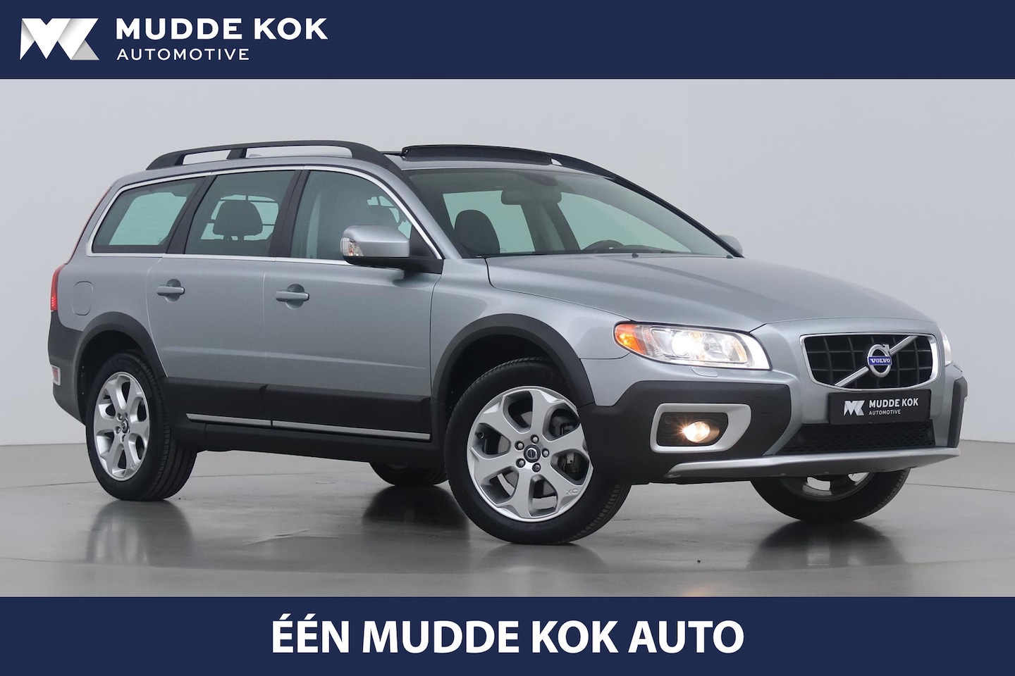 Volvo XC70 - 2.4 D5 AWD Summum | Schuif/kanteldak | Stoelverwarming | Leder | Xenon | 18 Inch | Getint - AutoWereld.nl