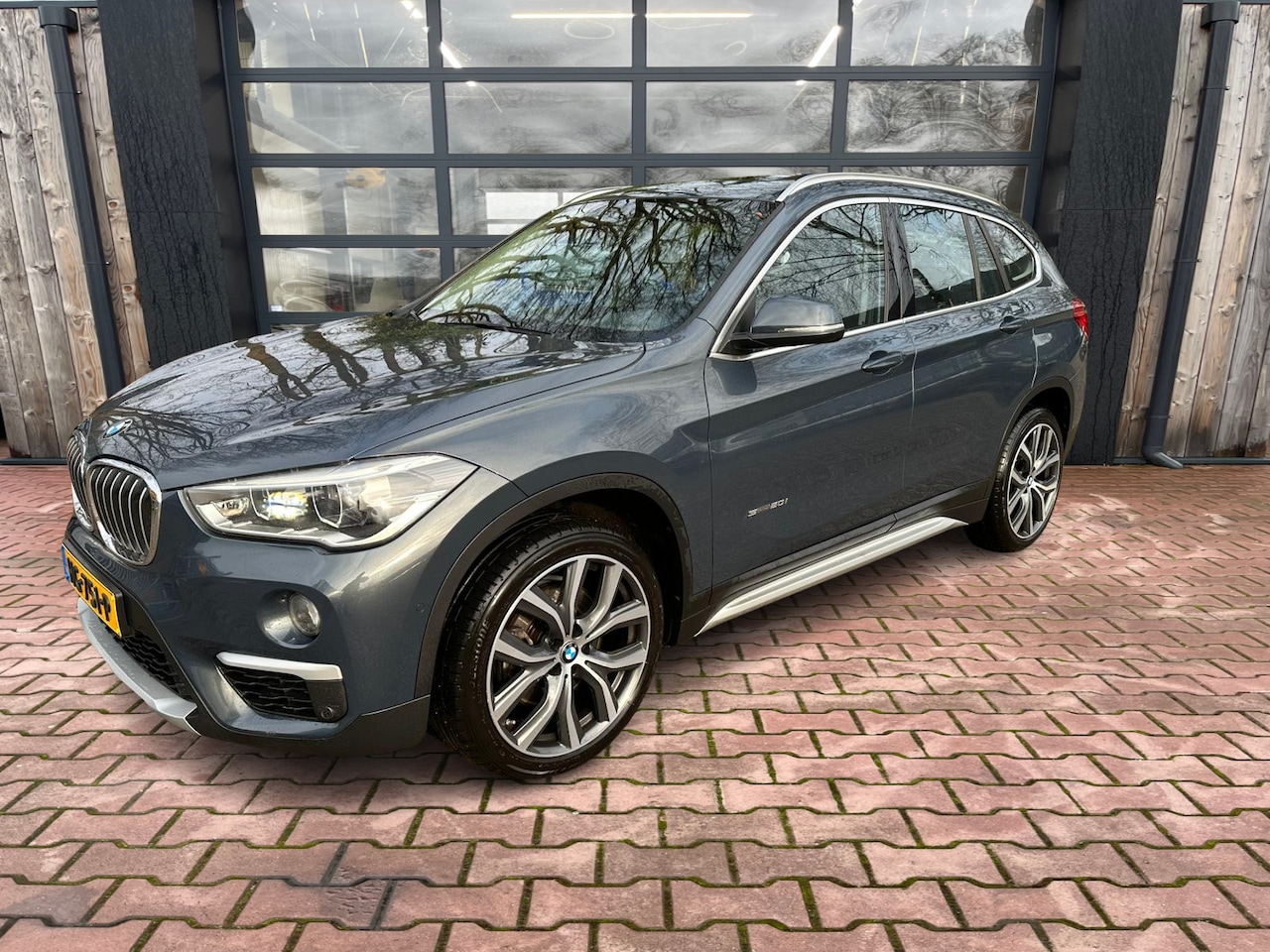 BMW X1 - sDrive20i Centennial High Executive Xline | LED | Camera | HUD | Leder | Pano | LMV | Crui - AutoWereld.nl