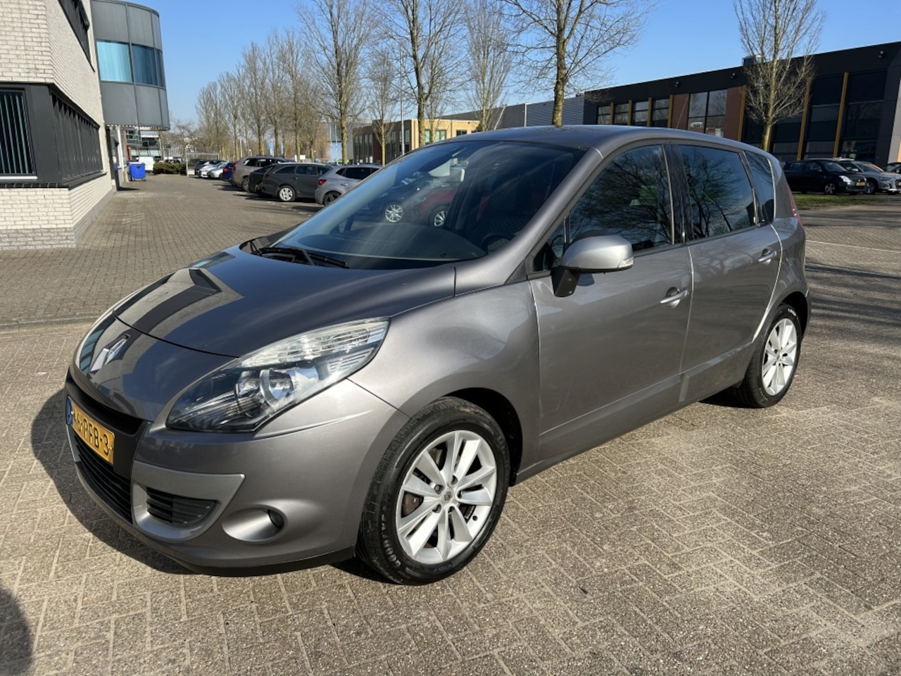 Renault Scénic - 1.4 TCE Celsium 1eEIG CLIMA CRUISE TRHK NAP! - AutoWereld.nl