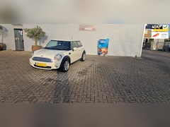 MINI One - Lm velgen, elektrische ramen, centrale vergrendeling BMW dealer onderhouden