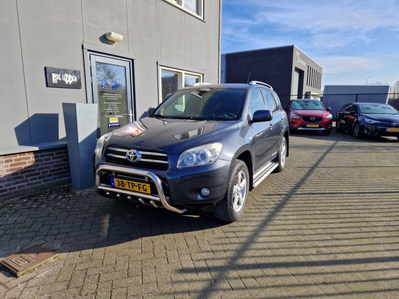 Toyota RAV4 - 2.0 VVTi Linea Sol | Parkeersensoren | Climate | Cruise control - AutoWereld.nl