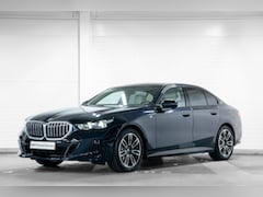 BMW 5-serie - Sedan 520i | M-Sport | Travel Pack | Innovation Pack | Harman/kardon | Panoramadak