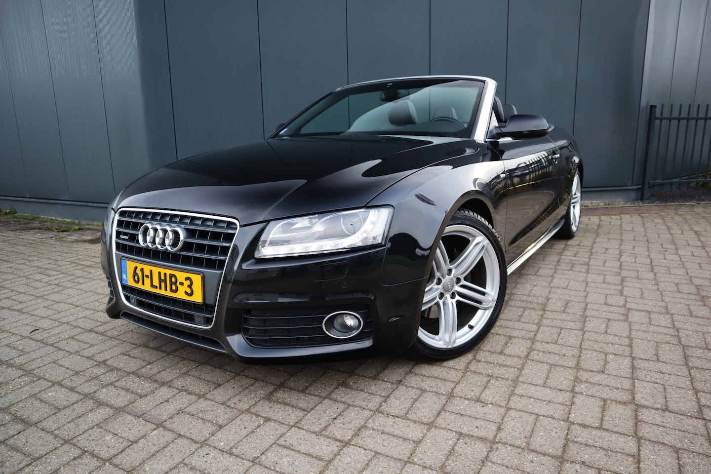 Audi A5 Cabriolet - 2.0 TFSI quattro S-edition S-Tronic  Nekverwarming Navigatie Xenon Led. Etc. - AutoWereld.nl