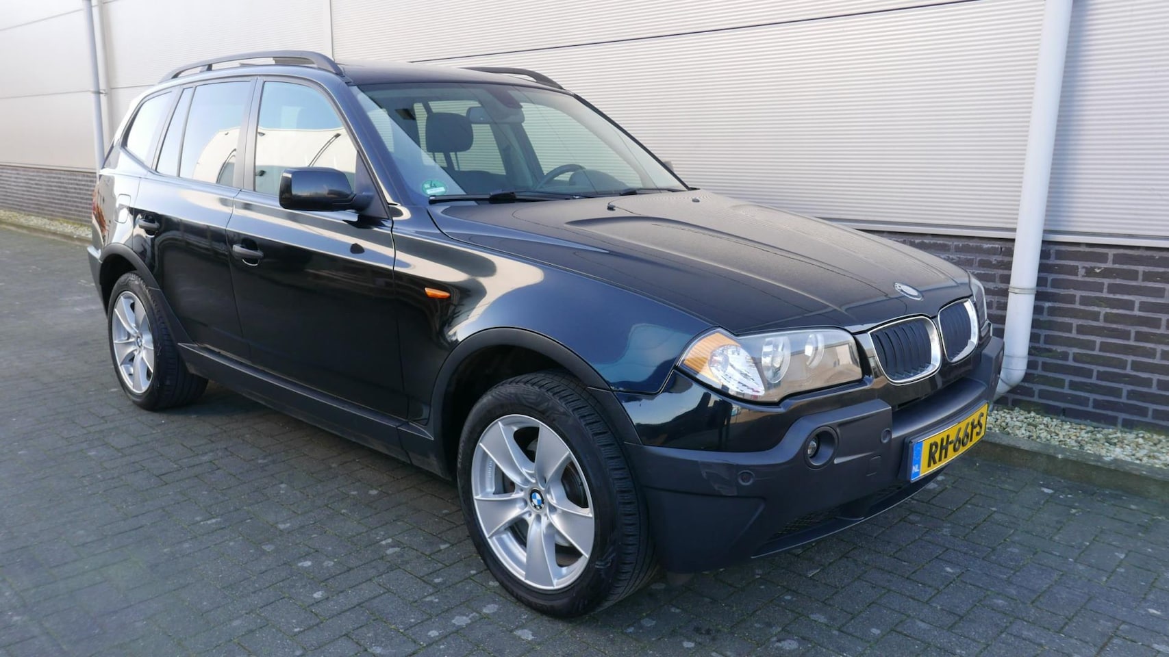 BMW X3 - 2.0d Executive CLIMA,PANORAMADAK. - AutoWereld.nl