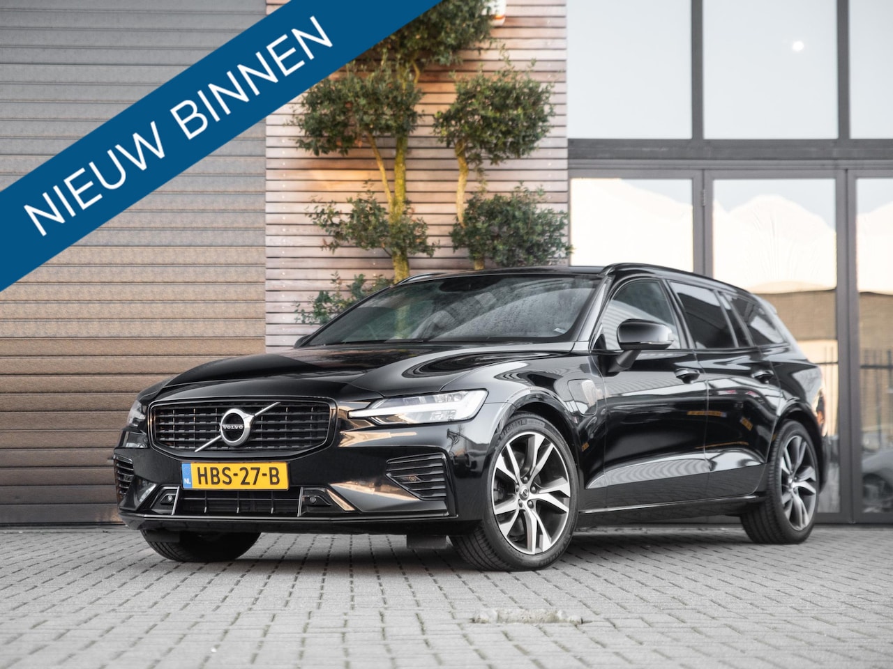 Volvo V60 - 2.0 T6 Recharge AWD R-Design H&K Memory ACC Leer - AutoWereld.nl