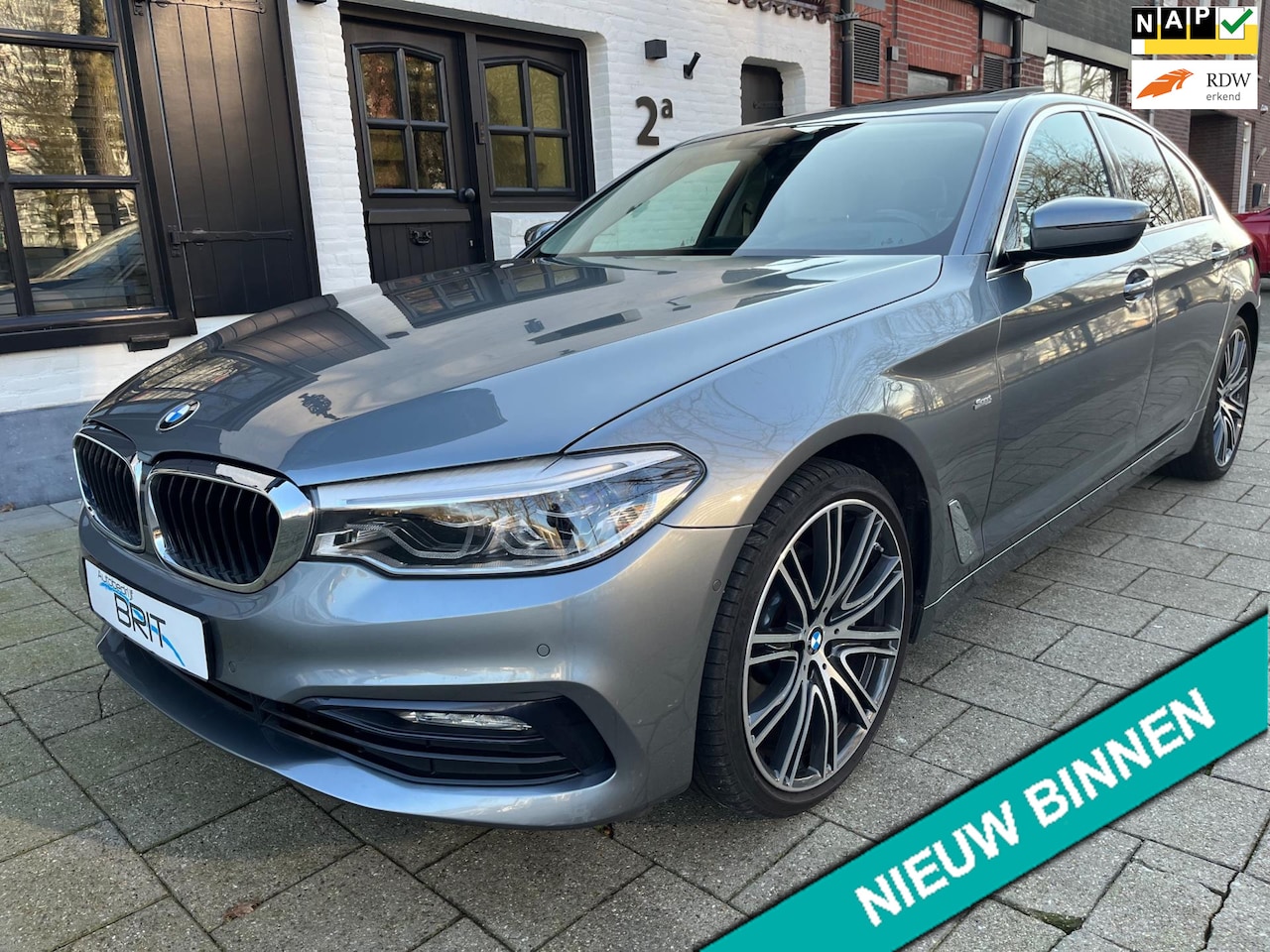 BMW 5-serie - 530i SPORT High Executive, Car Play, Head Up, Vele Opties, Nw. Staat. - AutoWereld.nl