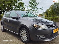 Volkswagen Polo - 1.2 TSI BlueMotion Comfort Edition 2e eigenaar dealer airco cruis control parkeer sensor n