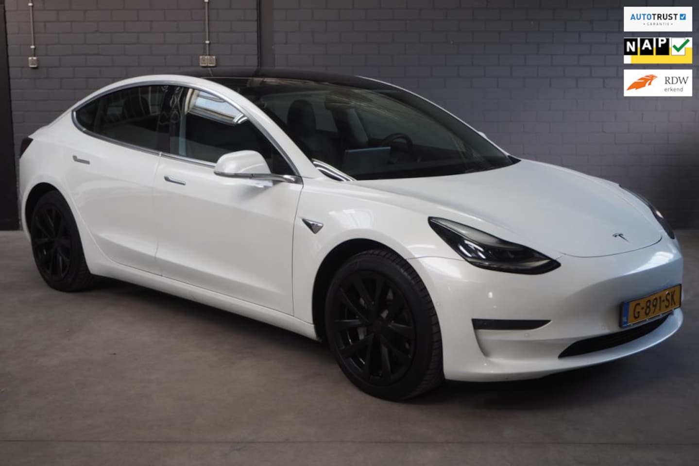 Tesla Model 3 - Long Range RWD Long Range AWD 75 kWh - AutoWereld.nl