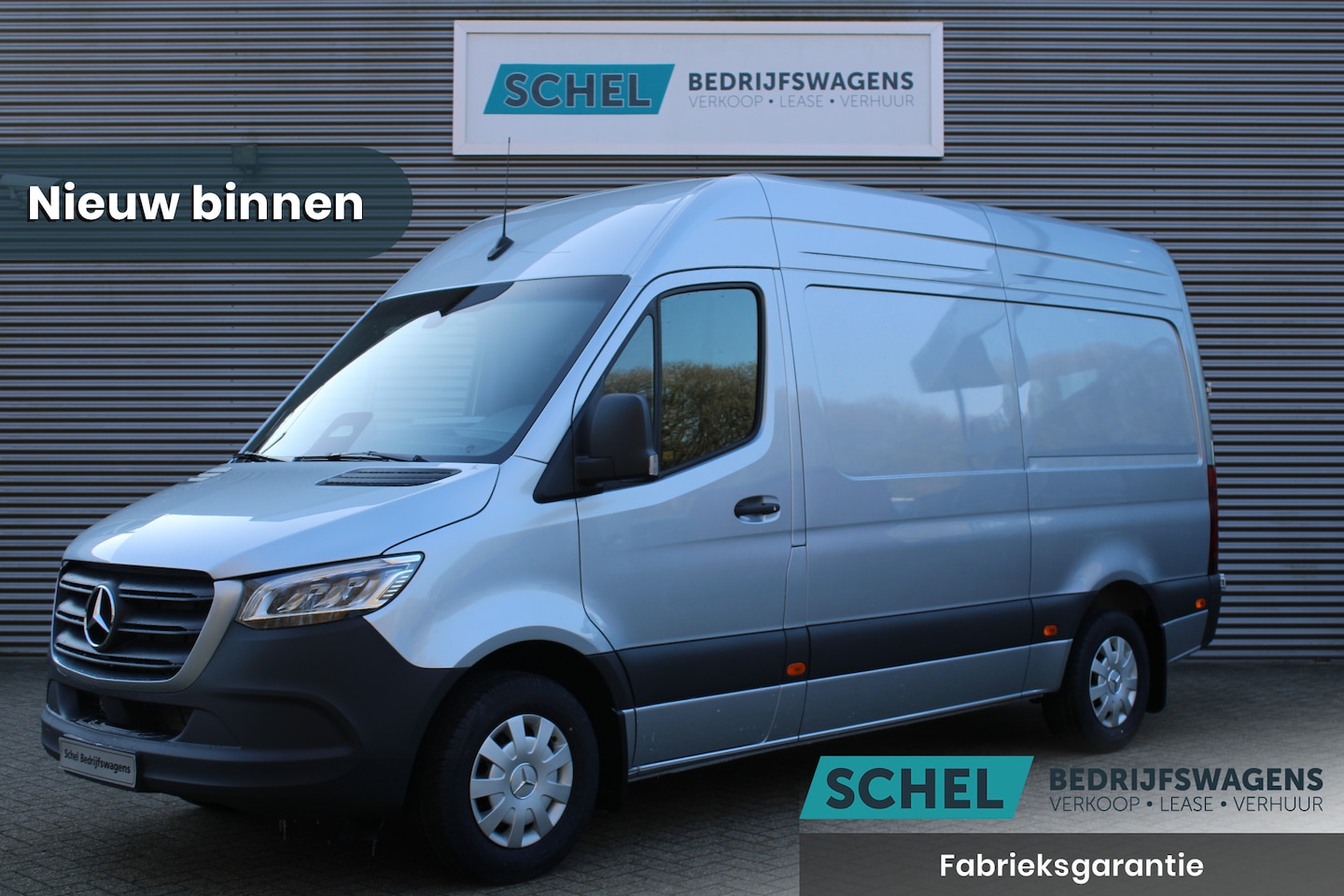 Mercedes-Benz Sprinter - 317CDI L2H2 Select - LED - Mbux 10 - 3.5t Trekhaak - Geveerde Stoel - Betimmering - Camera - AutoWereld.nl