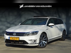 Volkswagen Passat Variant - 1.4 TSI GTE Highline Leder Stoelverwarming Pano/Schuifdak Dynaudio Navigatie Virtual Head