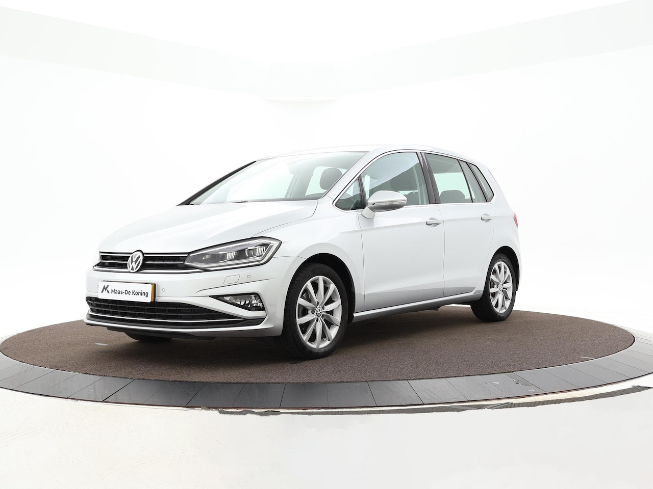 Volkswagen Golf Sportsvan - 1.5 TSI ACT 150pk DSG Highline Edition · Camera · Stoelverwarming · Trekhaak · Massagefunc - AutoWereld.nl