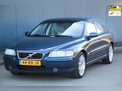 Volvo S60 - 2.4 Momentum Elek-Dak/Navigatie/Parkeersensor/Half-Leer/Trekhaak