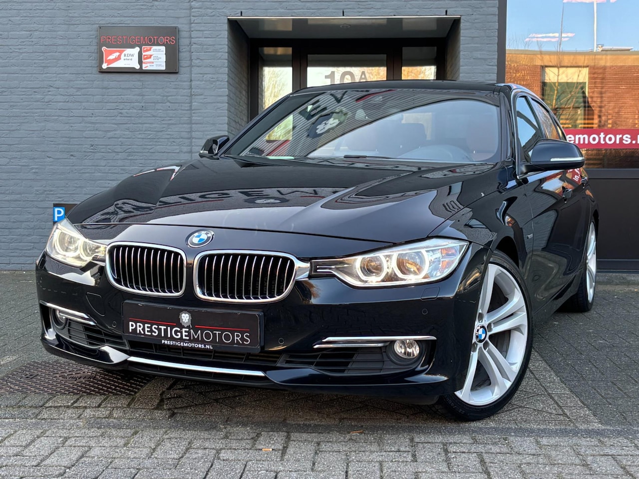 BMW 3-serie - 328i High Executive Luxury-Line 245PK Schuifdak HarmanKardon Sport int. - AutoWereld.nl