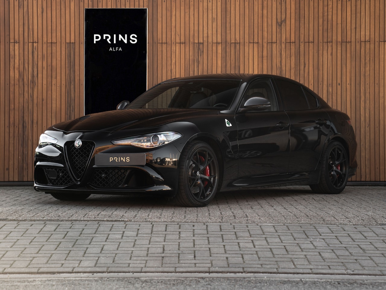 Alfa Romeo Giulia - 2.9 V6 Quadrifoglio | Akrapovic | Veel carbon! | CarPlay | Adapt. cruise - AutoWereld.nl