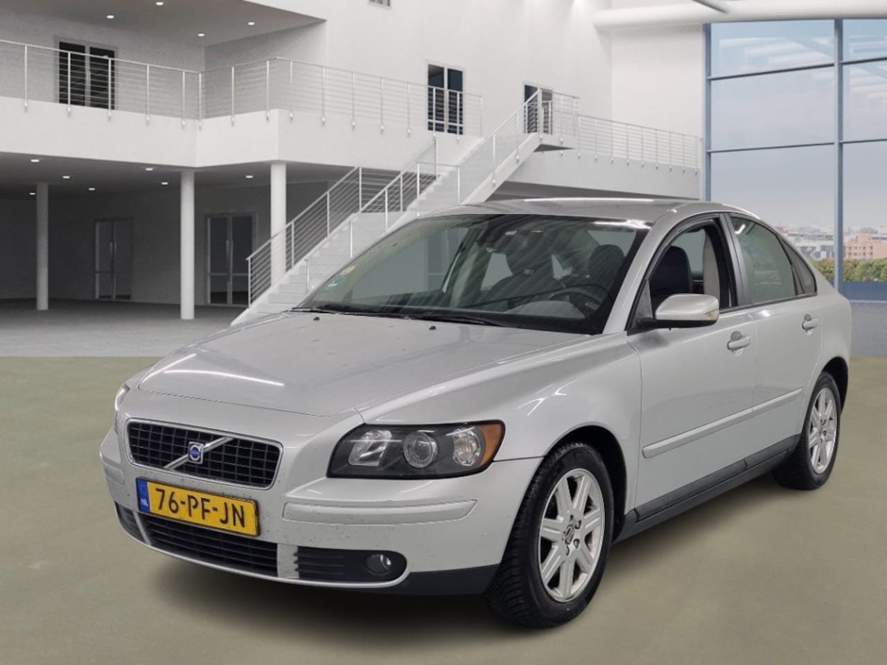 Volvo S40 - 2.4 Momentum/ AUTOMAAT - AutoWereld.nl