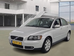 Volvo S40 - 2.4 Momentum/ AUTOMAAT