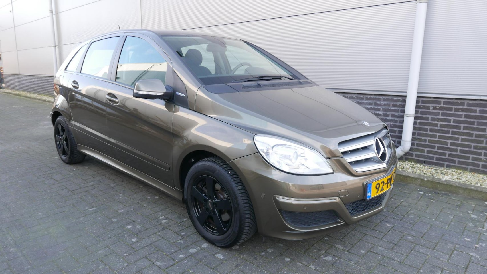 Mercedes-Benz B-klasse - 180 BlueEFFICIENCY Business CLass 180 BlueEFFICIENCY Business CLass - AutoWereld.nl