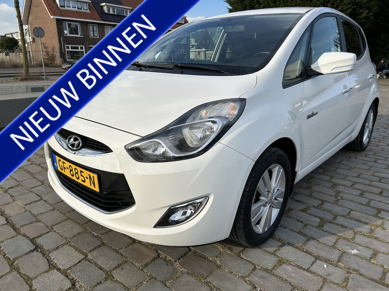 Hyundai ix20 - 1.4i Go! navigatie/camera airco/ecc apk - AutoWereld.nl