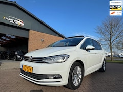 Volkswagen Touran - 1.4 TSI Highline 7p. Automaat \ Pano \ Cam