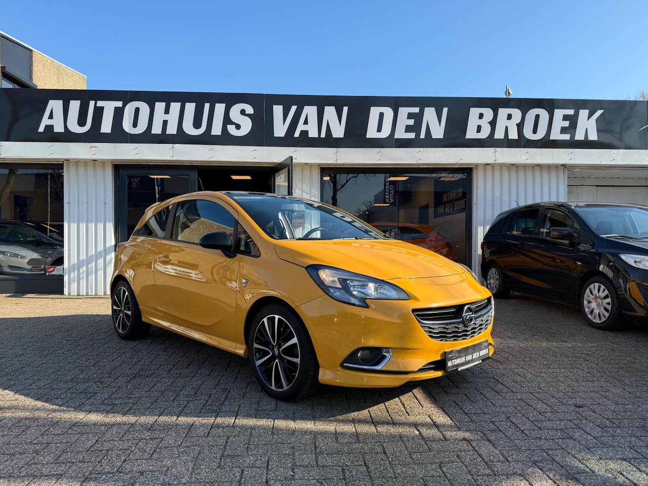 Opel Corsa - 1.4 Turbo OPC-Line Color Edition Navi Cruise Ctr Stoel+stuurverw Pdc Lmv Elek Pakket Nw Ap - AutoWereld.nl