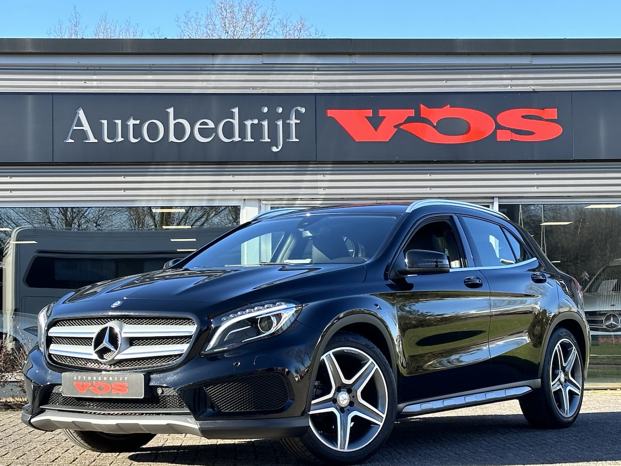 Mercedes-Benz GLA-Klasse - 180 AMG-Line | Xenon | Cruise | Stoelverwarming - AutoWereld.nl