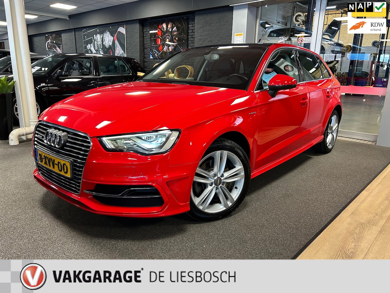 Audi A3 Sportback - 1.4 e-tron PHEV Ambition Pro Line plus / Leder / Panorama-dak / led / pdc v+a - AutoWereld.nl