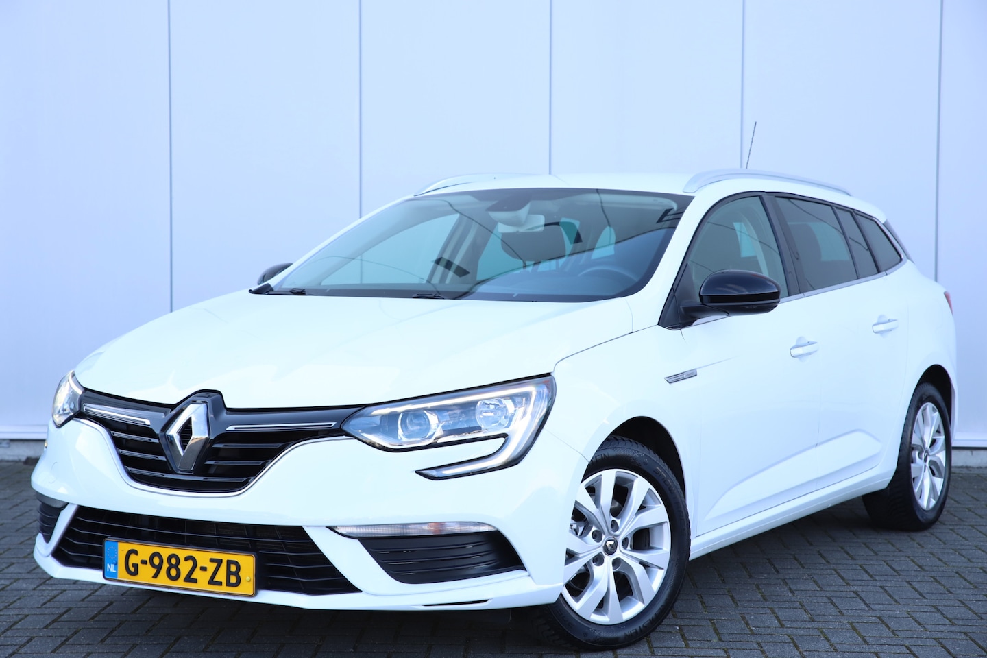 Renault Mégane Estate - 1.3 TCe Limited Trekhaak | PDC | CruiseControl | LMV | Airco | - AutoWereld.nl