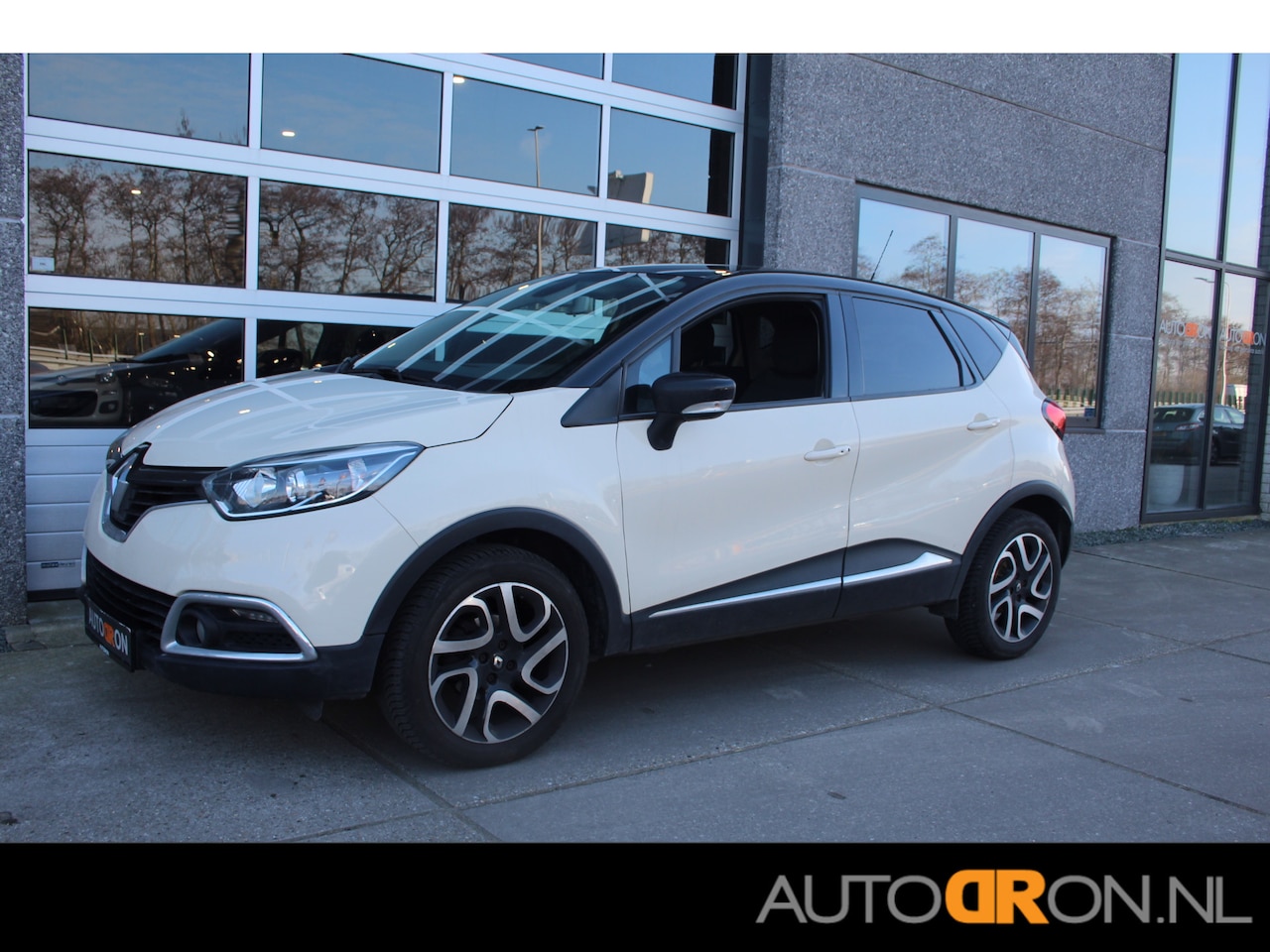 Renault Captur - 0.9 TCe Dynamique Navigatie, Trekhaak, Dealer onderhouden. - AutoWereld.nl