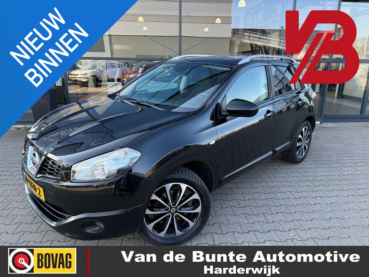 Nissan Qashqai - 1.6 Connect Edition *pano & Trekhaak* - AutoWereld.nl