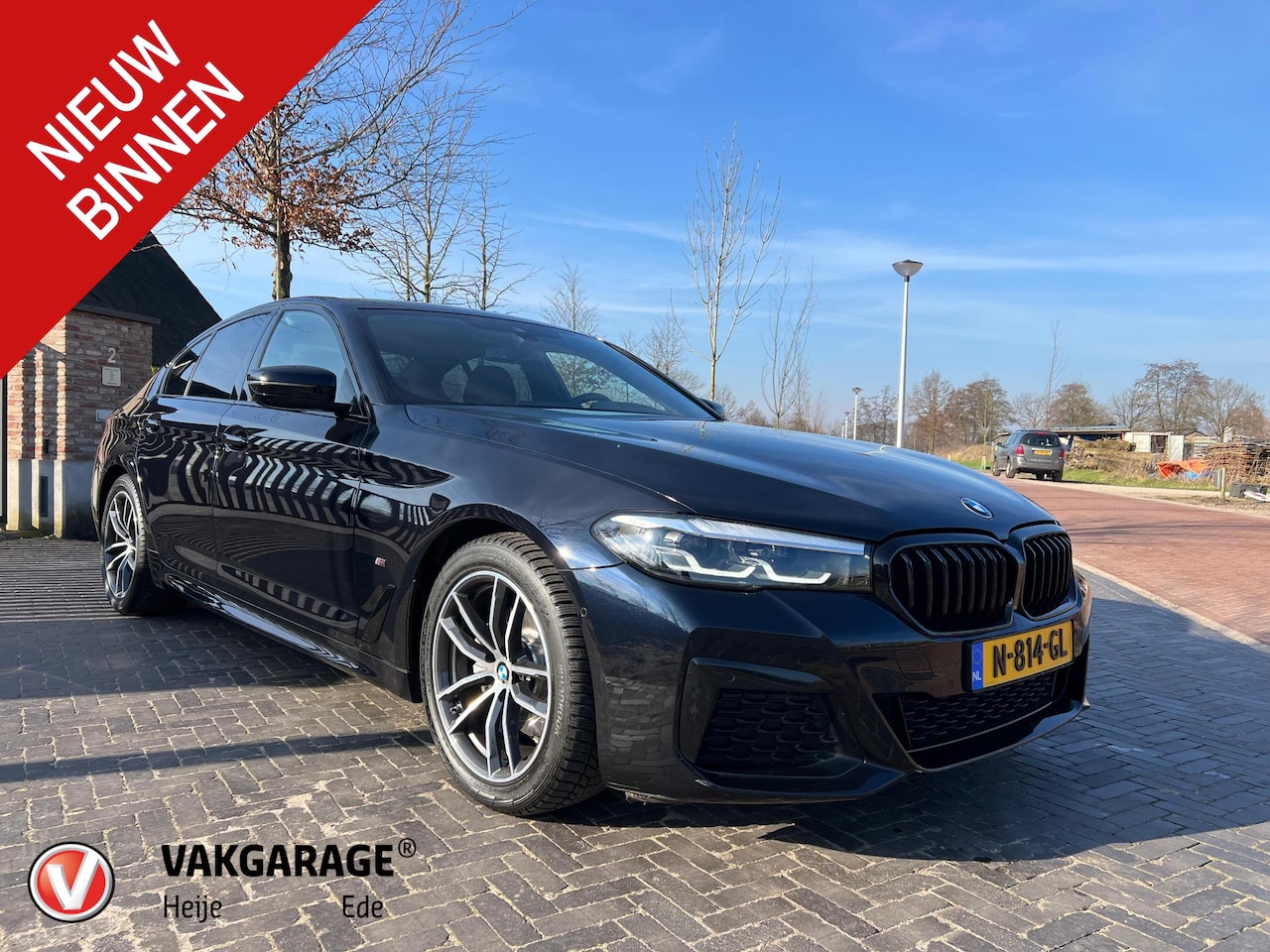 BMW 5-serie - 520i High Executive | M-Pakket | Facelift | Camera | Sfeerverlichting | Carbonschwarz | - AutoWereld.nl