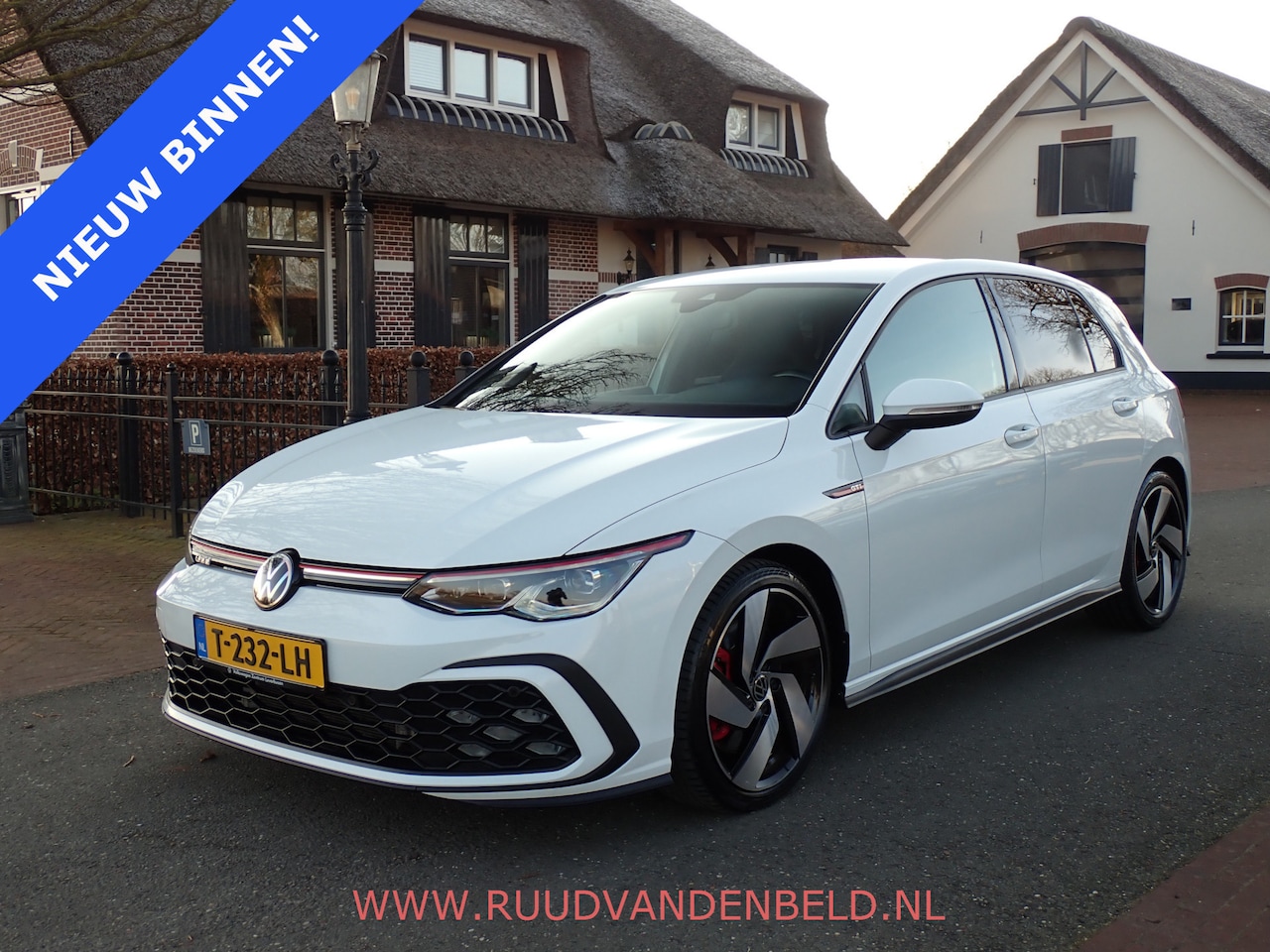 Volkswagen Golf - 2.0TSI GTI IQ-LIGHT / SFEERVERLICHTING / CARPLAY - AutoWereld.nl