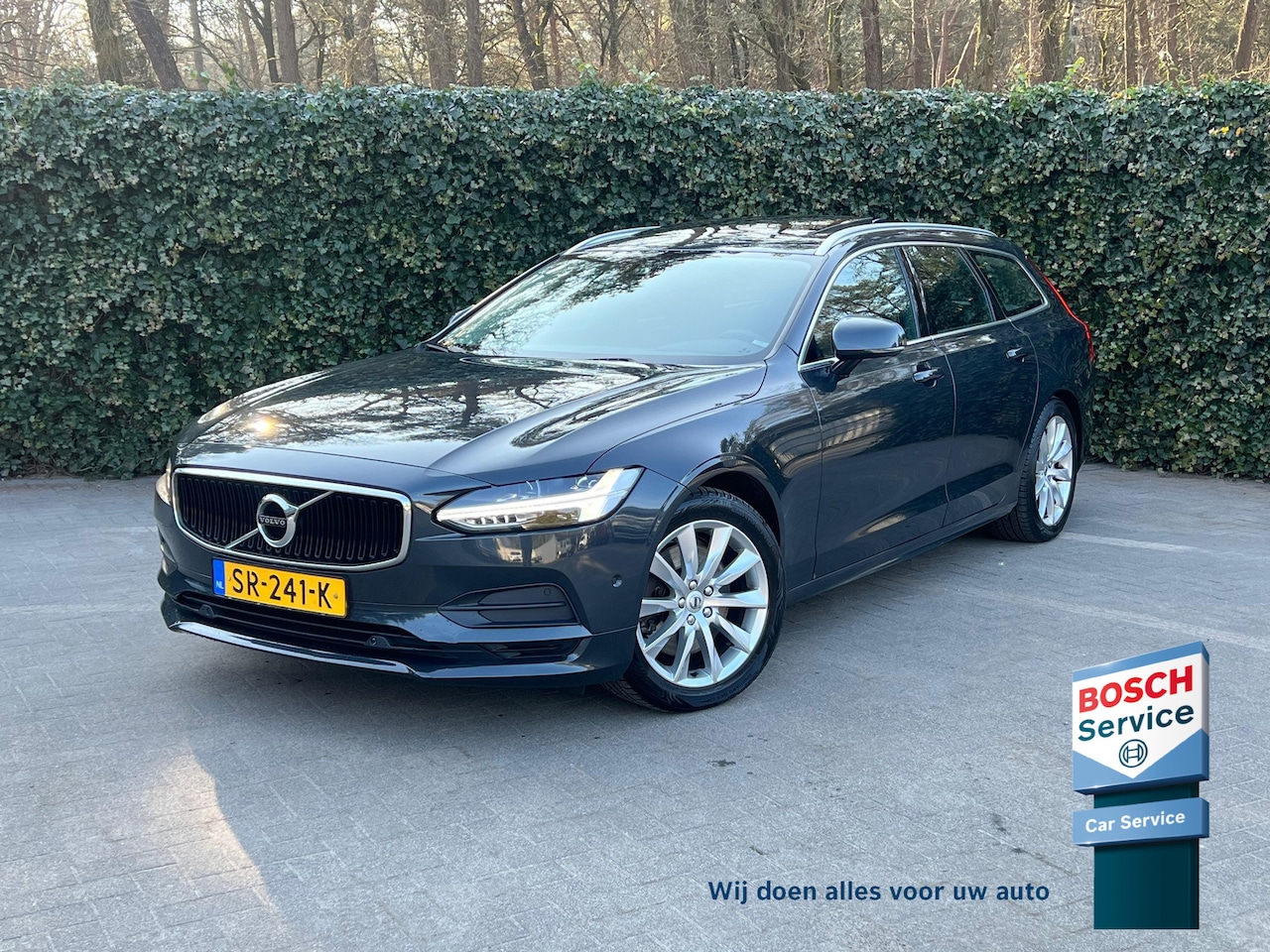 Volvo V90 - 2.0 T4 Momentum | Pano | Trekhaak | Leer | Navi - AutoWereld.nl