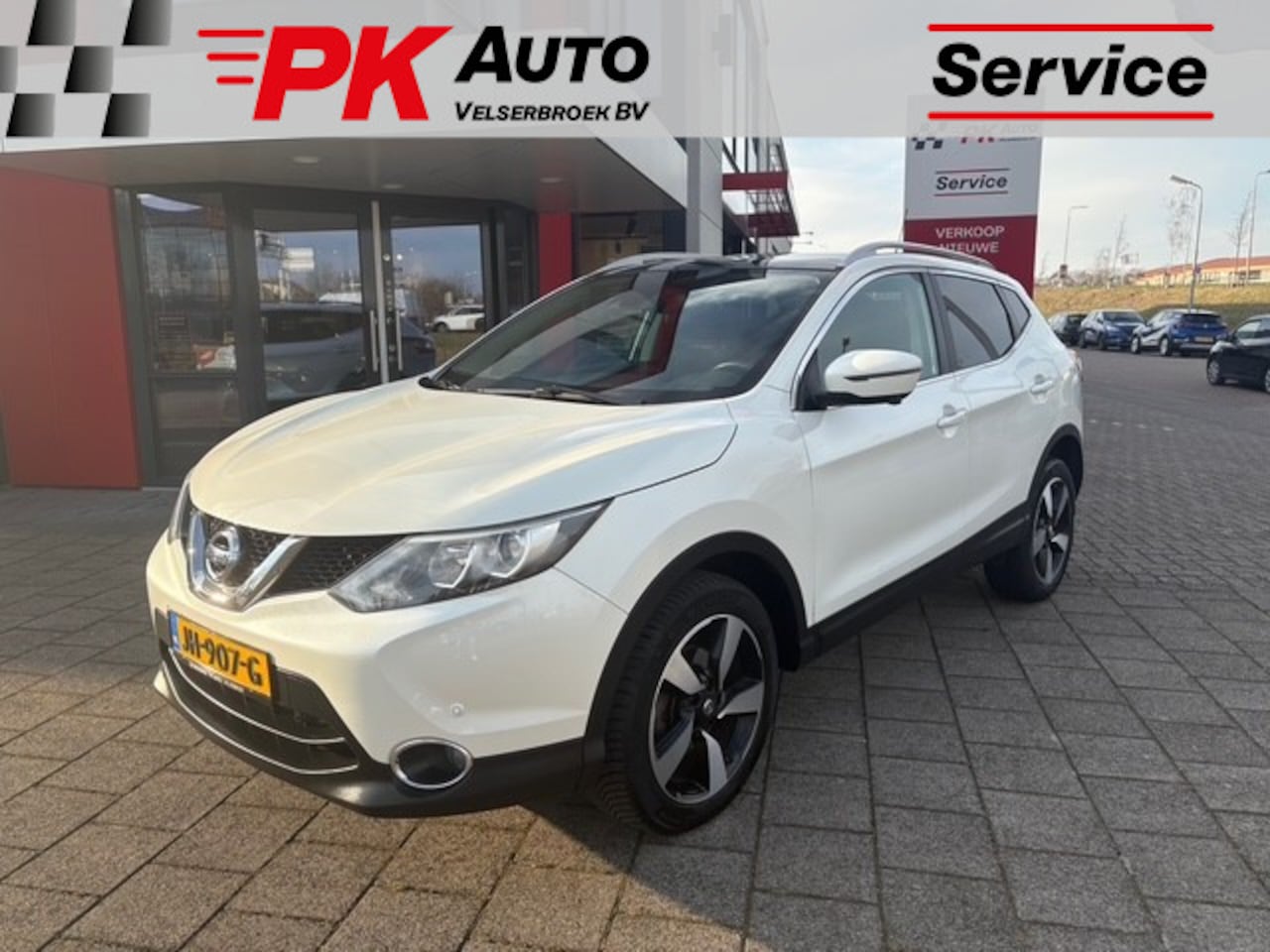 Nissan Qashqai - 1.2 N-Connecta | Navi | Pano | 360 Camera | Trekhaak | 95.439 km Dealeronderhouden - AutoWereld.nl