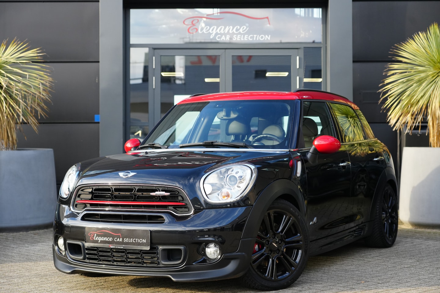 MINI Countryman - Mini 1.6 John Cooper Works ALL4 Chili 218pk Panoramadak/Stoelverwarming/HarmanKardon - AutoWereld.nl