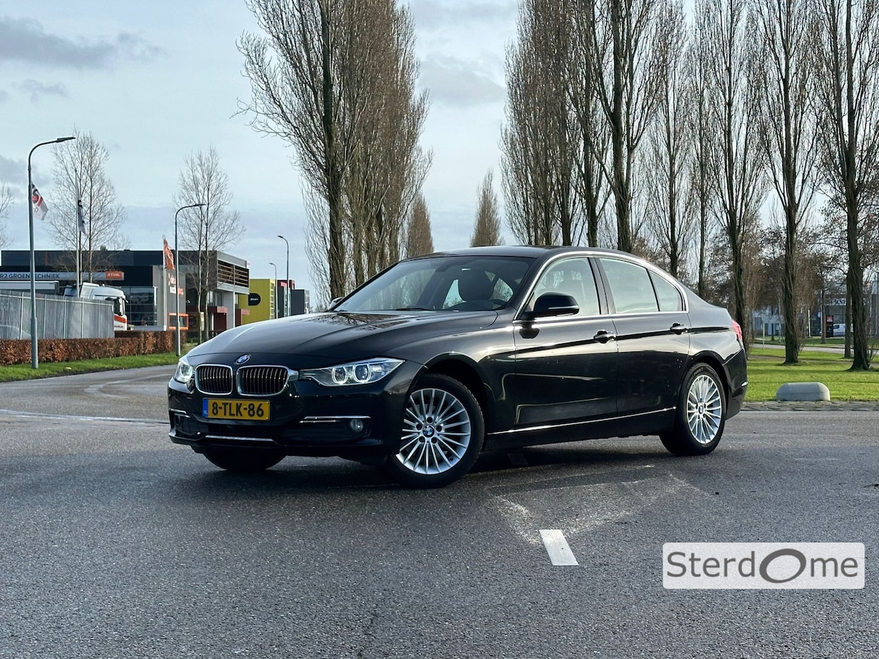 BMW 3-serie - 316i High Executive l voorstoelen verwarmd l Sportstuur l Cruise control l Regensensor l - AutoWereld.nl