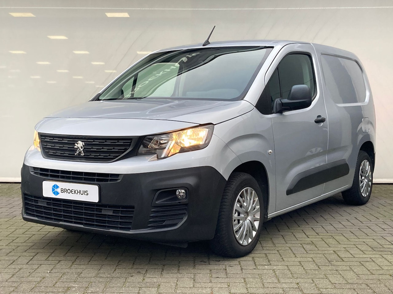 Peugeot Partner - 1.6 BlueHDI Premium 1.6 BlueHDI Premium - AutoWereld.nl